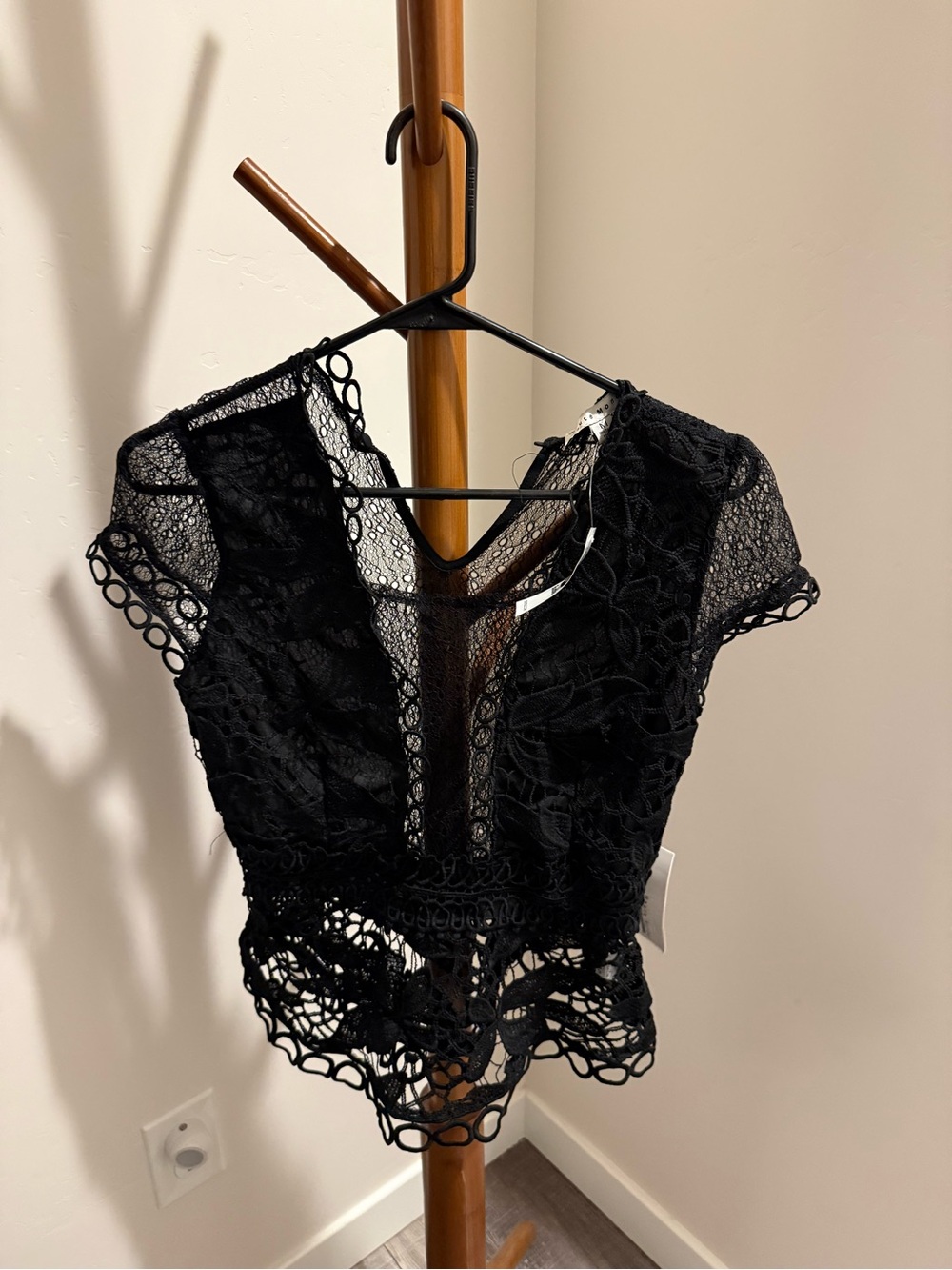 Haute Monde Black Lace Cropped V-Neck Blouse